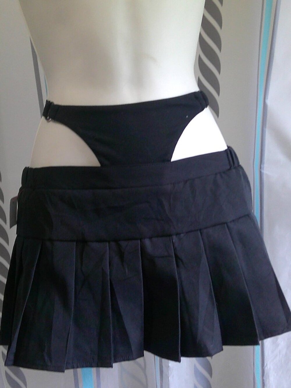 NWT "Romwe" 2 in 1 Ultra Low-Rise Pleated Skirt/Skort Inner Shorts Punk/Grunge L